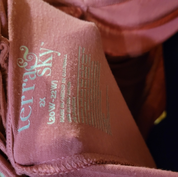 Terra and Sky Top - Picture 5 of 5